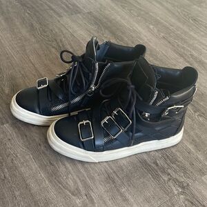 Giuseppe zanotti 
 Multi-Buckle High-Top Sneaker, Nero 36